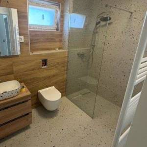 NOVOGRADNJA-Rudeš: 3S stan s natkrivenom tersom, vrt i spremište, PM