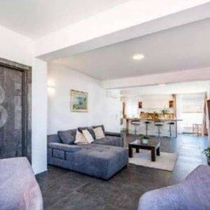 Novoizgrađena luksuzna vila u Okrugu Gornjem, prodaja