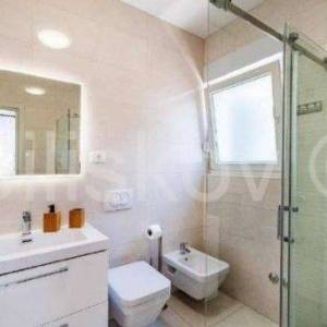 Novoizgrađena luksuzna vila u Okrugu Gornjem, prodaja