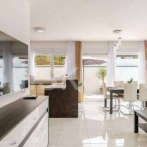 Novoizgrađena luksuzna vila u Okrugu Gornjem, prodaja