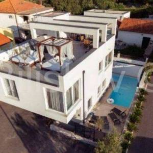 Novoizgrađena luksuzna vila u Okrugu Gornjem, prodaja