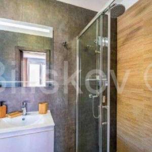 Novoizgrađena luksuzna vila u Okrugu Gornjem, prodaja