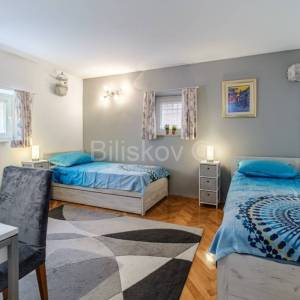 Novonamješten stan,  najam, Split Grad