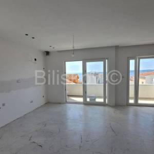 Novouređen stan s pogledom na more - Trogir, Okrug