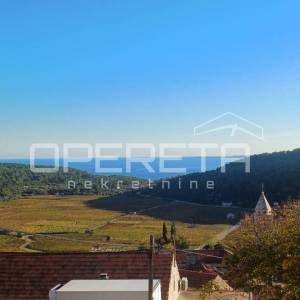 Obnovljena kamena kuća s pogledom na more i vinograde – Čara, Korčula