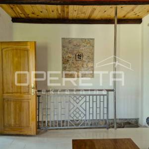 Obnovljena kamena kuća s pogledom na more i vinograde – Čara, Korčula