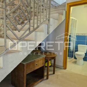 Obnovljena kamena kuća s pogledom na more i vinograde – Čara, Korčula