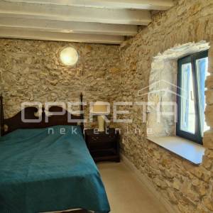 Obnovljena kamena kuća s pogledom na more i vinograde – Čara, Korčula