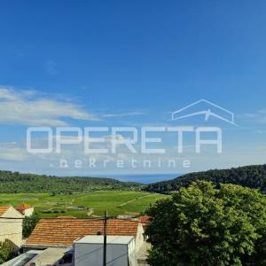 Obnovljena kamena kuća s pogledom na more i vinograde – Čara, Korčula