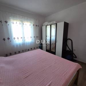 OBROVAC, KARIN - PRILIKA! Prostran stan 150 m od plaže!