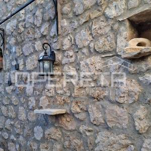 Odlična investicija kraj Omiša – dalmatinska oaza s uhodanim turizmom!