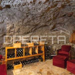 Odlična investicija kraj Omiša – dalmatinska oaza s uhodanim turizmom!