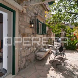 Odlična investicija kraj Omiša – dalmatinska oaza s uhodanim turizmom!