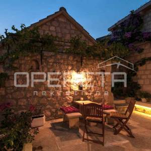 Odlična investicija kraj Omiša – dalmatinska oaza s uhodanim turizmom!