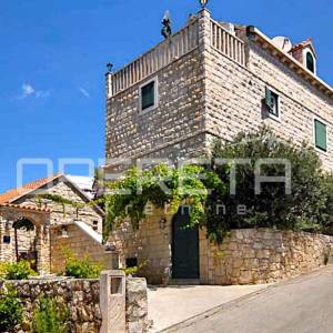 Odlična investicija kraj Omiša – dalmatinska oaza s uhodanim turizmom!