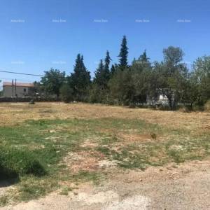 Odlično gradevinsko zemljište, u blizini Vodnjana. Uz asfaltni put.Majmajola stancija.