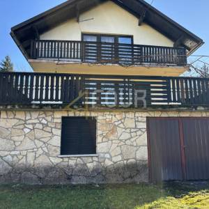 Ogulin - okolica, samostojeća kuća s garažom, 102m2