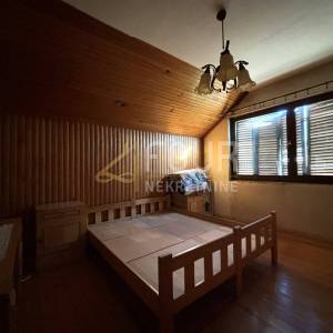 Ogulin - okolica, samostojeća kuća s garažom, 102m2