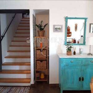 Okolica Malinske, kamena kuća s bazenom i okućnicom!