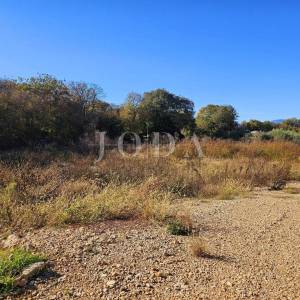 Okolica Malinske, Lijepo građevinsko zemljište na mirnoj lokaciji