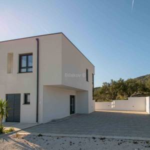 Okolica Trogira, vila s panoramskim pogledom, prodaja