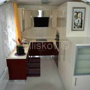 Okrug Gornji, apartmanska kuća s otvorenim pogledom