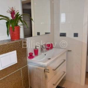 Okrug Gornji, apartmanska kuća s otvorenim pogledom