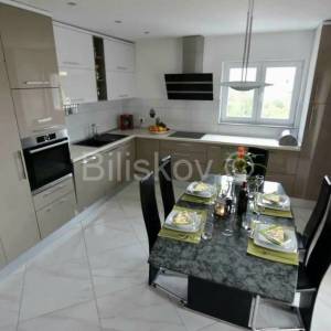 Okrug Gornji, apartmanska kuća s otvorenim pogledom