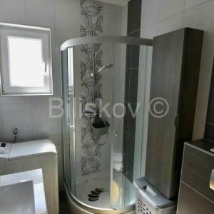 Okrug Gornji, apartmanska kuća s otvorenim pogledom