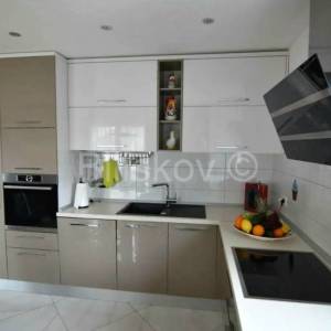 Okrug Gornji, apartmanska kuća s otvorenim pogledom