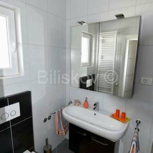 Okrug Gornji, apartmanska kuća s otvorenim pogledom