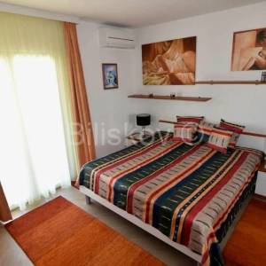 Okrug Gornji, apartmanska kuća s otvorenim pogledom