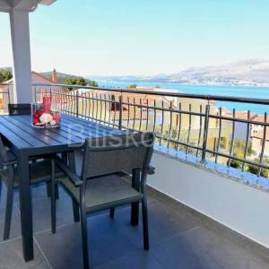 Okrug Gornji, apartmanska kuća s otvorenim pogledom