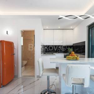 Okrug Gornji, prekrasna vila u blizini mora, prodaja