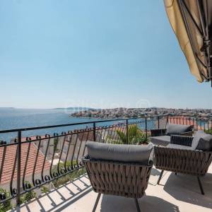 Okrug Gornji, prekrasna vila u blizini mora, prodaja