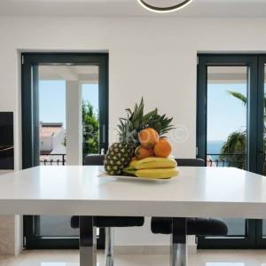 Okrug Gornji, prekrasna vila u blizini mora, prodaja