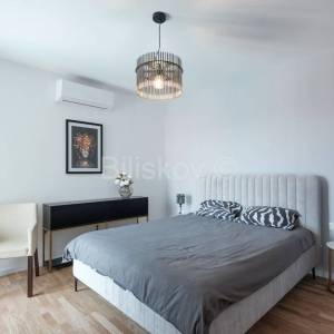 Okrug Gornji, prekrasna vila u blizini mora, prodaja