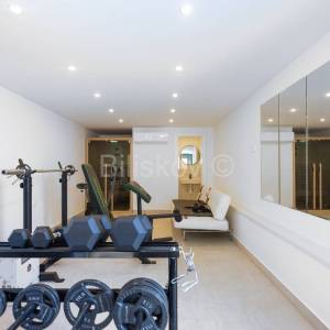 Okrug Gornji, prekrasna vila u blizini mora, prodaja