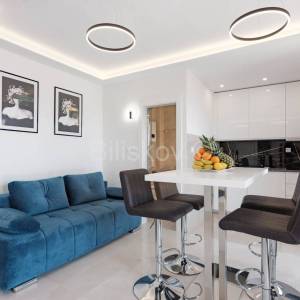 Okrug Gornji, prekrasna vila u blizini mora, prodaja