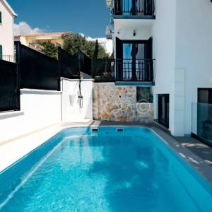 Okrug Gornji, prekrasna vila u blizini mora, prodaja