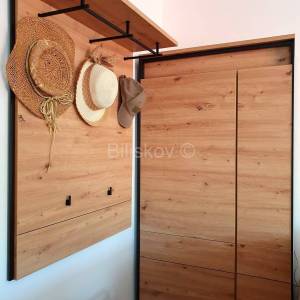 Okrug Gornji, Rožac, ekskluzivna lokacija 50m od mora