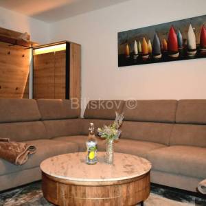 Okrug Gornji, Rožac, ekskluzivna lokacija 50m od mora