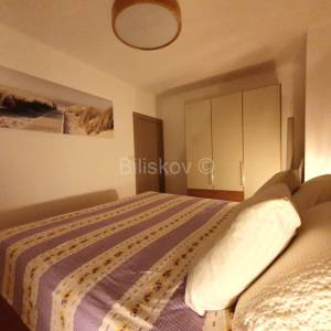 Okrug Gornji, Rožac, ekskluzivna lokacija 50m od mora