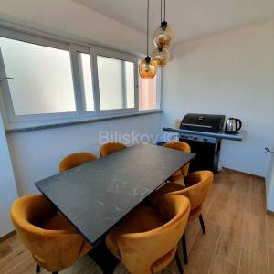 Okrug Gornji, Rožac, ekskluzivna lokacija 50m od mora