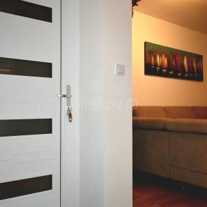 Okrug Gornji, Rožac, ekskluzivna lokacija 50m od mora