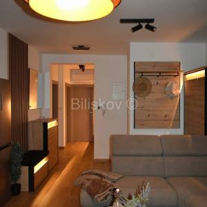 Okrug Gornji, Rožac, ekskluzivna lokacija 50m od mora