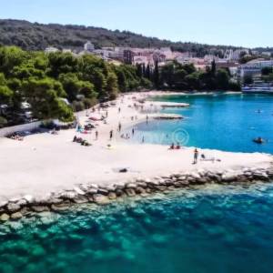 Okrug Gornji, Rožac, ekskluzivna lokacija 50m od mora