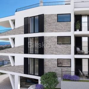 Okrug, luksuzan trosoban stan 73 m2, 100 m od mora, prodaja