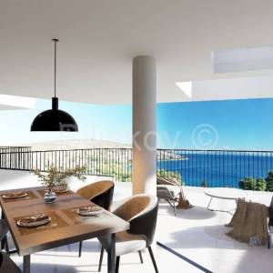 Okrug, luksuzan trosoban stan 73 m2, 100 m od mora, prodaja