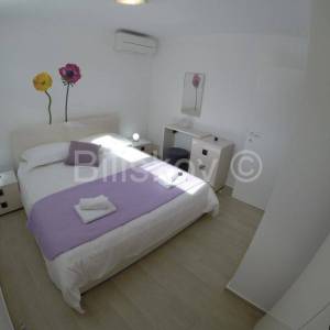 Okrug, Okrug Gornji, samostojeća villa.